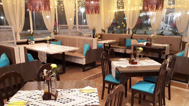 Кадифе бар и динър - Гастрономия и хотелиерство