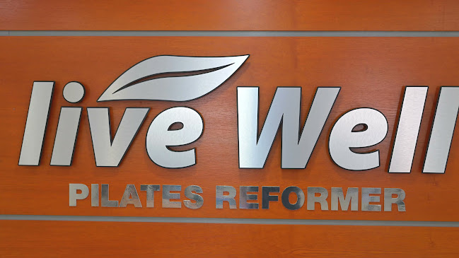 LIVE WELL - фитнес и пилатес студио (индивидуални и групови тренировки)