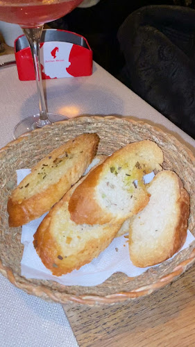 Opinii despre Ti Bar & Kitchen - ресторант и бар в Бургас în Бургас - Гастрономия и хотелиерство