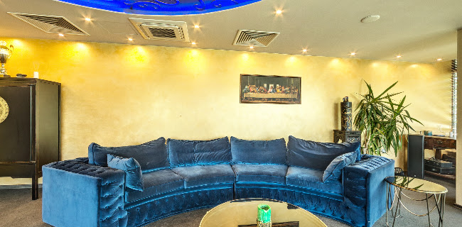 Гранде бар и динър - Гастрономия и хотелиерство