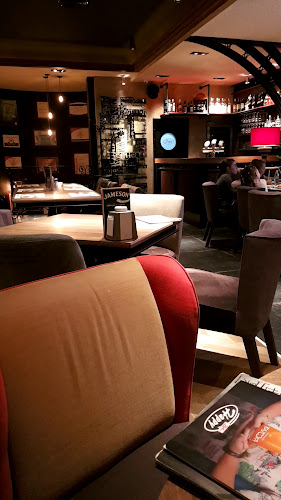 Happy Bar & Grill Yan Palah - Гастрономия и хотелиерство