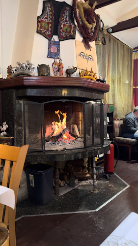 Гуркха - Гастрономия и хотелиерство