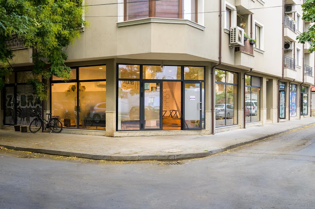 Рефомър пилатес студио Mindset Reformer Pilates - Гастрономия и хотелиерство