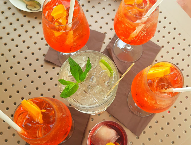 Барът на Гущера - Южен плаж Китен | Коктейли | Вкусна Храна | Морска храна - Китен