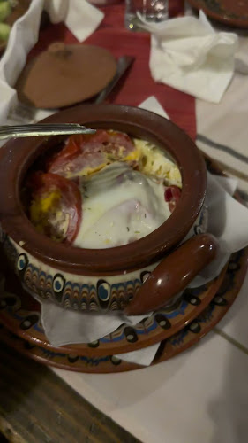 Чановете - Гастрономия и хотелиерство