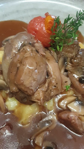 При Пачо - Гастрономия и хотелиерство