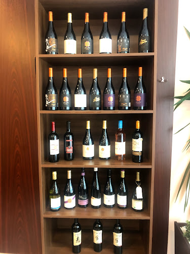 Momo's Kitchen - Гастрономия и хотелиерство