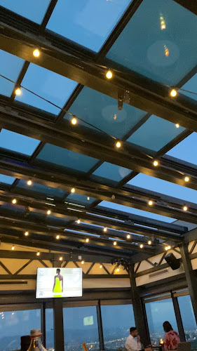 Opinii despre Ozone Skybar & Lounge în София - Гастрономия и хотелиерство