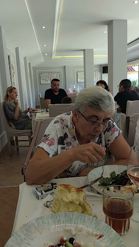 Opinii despre Ресторант-градина Казабланка în Перник - Гастрономия и хотелиерство