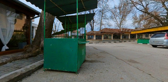 Център, улица Христо Смирненски 11, 5200 Павликени