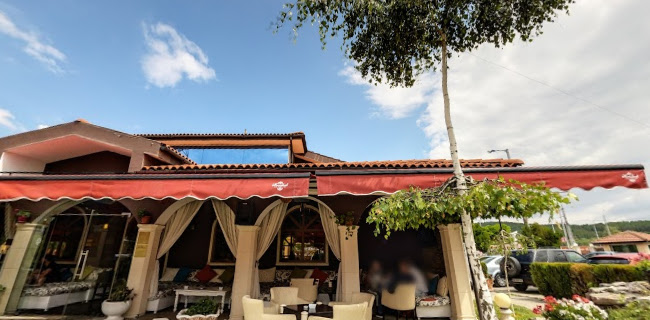 Маракеш клуб, коктейл бар и кафе - Гастрономия и хотелиерство