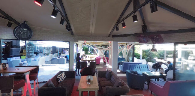 Gardens retro bar&café