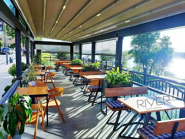 Opinii despre The River bar & dinner în Русе - Гастрономия и хотелиерство