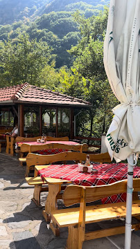 Хан Дяволски води