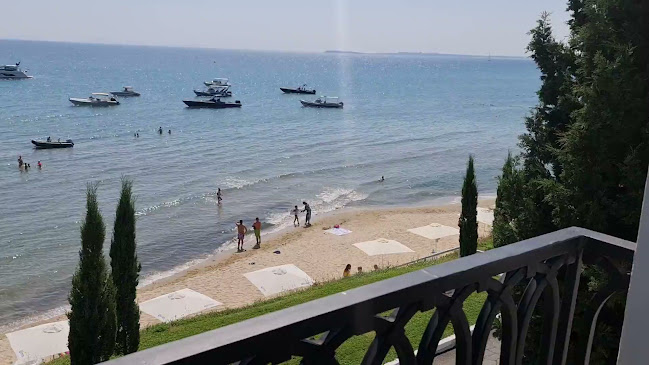 Fish Restaurant Levant Beach