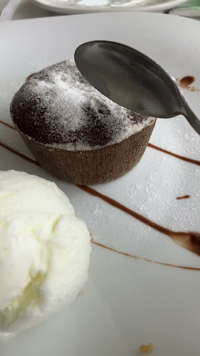 Комплекс „Лебед“ - Гастрономия и хотелиерство