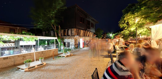 Център, ул. „Кирил и Методий“ 35, 8130 Созопол