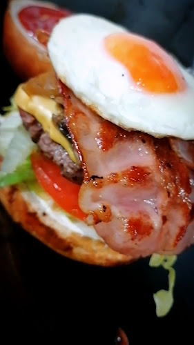 Opinii despre Корнър бургери în Варна - Гастрономия и хотелиерство