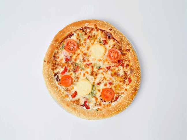 Пицария „Амичи“ Левски - Гастрономия и хотелиерство