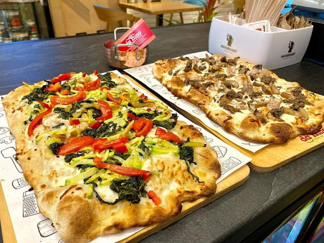 София център, пл. „Петко Р. Славейков“, 1000 София