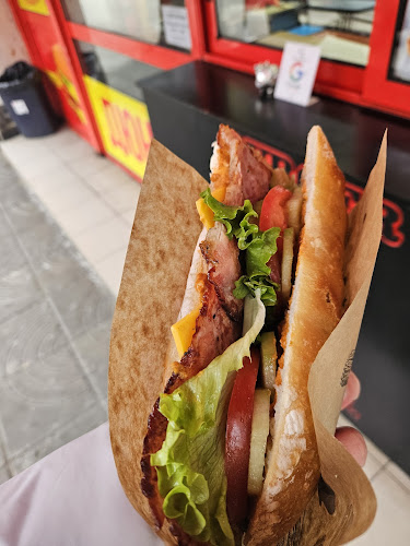 Център, ул. „Васил Левски“ 28, 5600 Троян