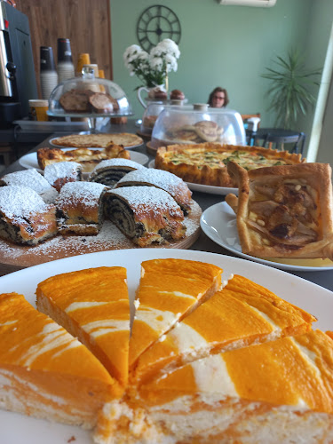 Cafe Bakery "De Maman" - Гастрономия и хотелиерство