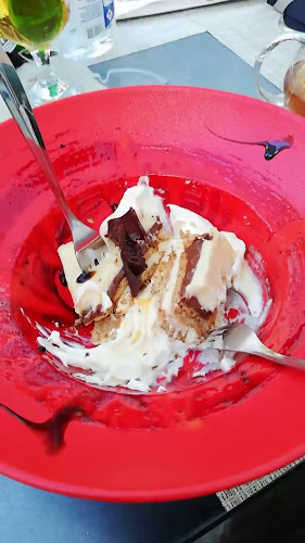 Брик хаус - Гастрономия и хотелиерство