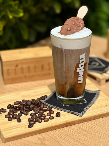 Gardens retro bar&café