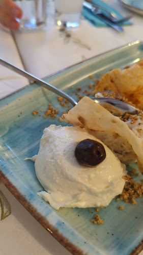 София център, ул. „Ген. Паренсов“ 11, 1000 София