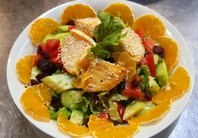 ж.к. Хъшове, ул. „Борисова“ 51, 7012 Русе