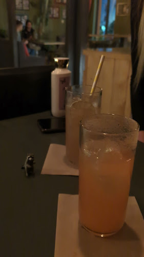 Бар „Пощата“ - Гастрономия и хотелиерство