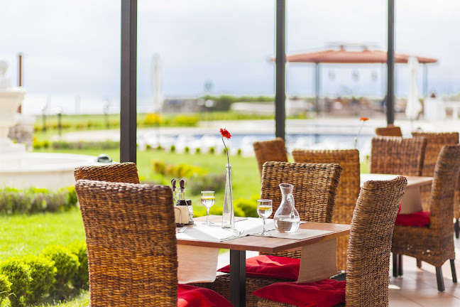 Opinii despre Комплекс Вили Калиакра и Градина în Българево - Гастрономия и хотелиерство