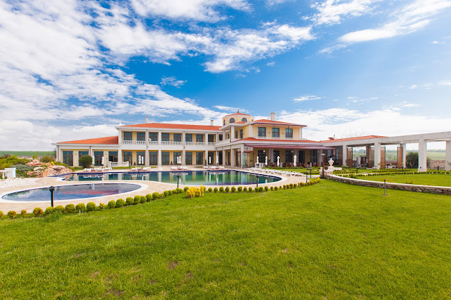 Opinii despre Комплекс Вили Калиакра и Градина în Българево - Гастрономия и хотелиерство