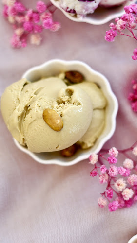 Opinii despre Complimenti - Coffee & Desserts | Декорирани торти, Сватбени торти, Сладолед, Кетъринг, Италианско кафе Пловдив în Пловдив - Гастрономия и хотелиерство