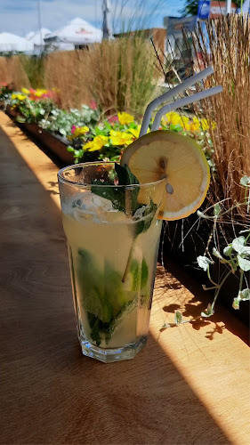 Container Bar & Seafood Burgas - Гастрономия и хотелиерство