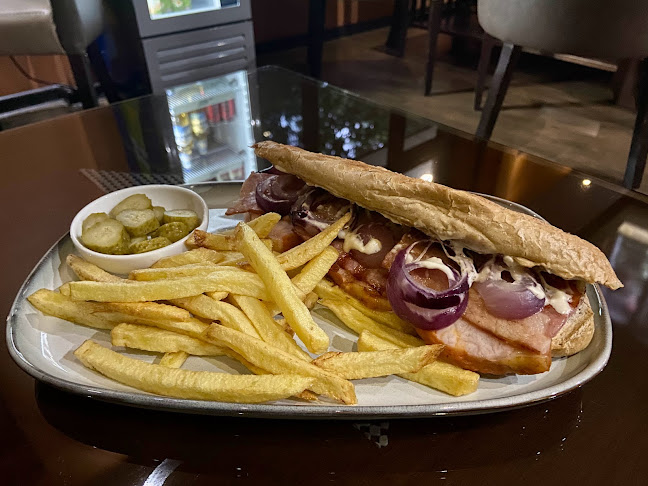 Рено, 2300 Перник