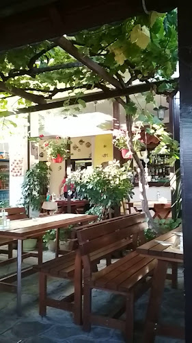 Opinii despre Ресторант "Старата къща" în Лозенец - Гастрономия и хотелиерство