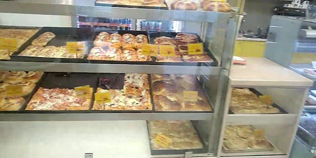 Opinii despre Кафе-сладкарница и пекарна МИКИ în Варна - Гастрономия и хотелиерство