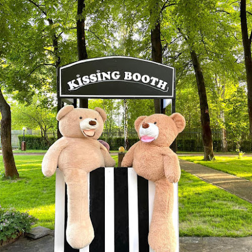 Спортен комплекс „Парадайс“ - Гастрономия и хотелиерство