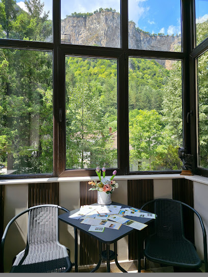 Хотел - Ресторант "Ваката"