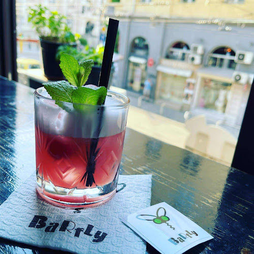 Барфлай - Гастрономия и хотелиерство