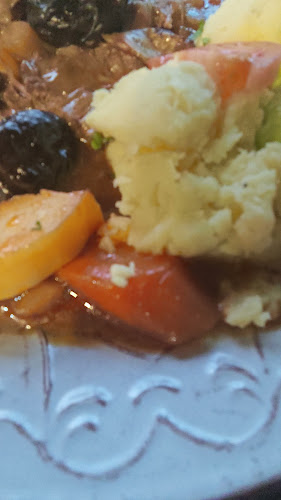 Механа Старата къща - Гастрономия и хотелиерство