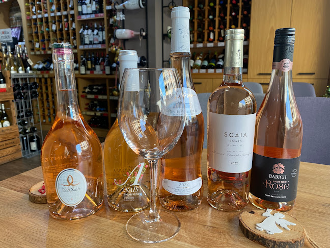 Enoteca Wine & Friends - Гастрономия и хотелиерство