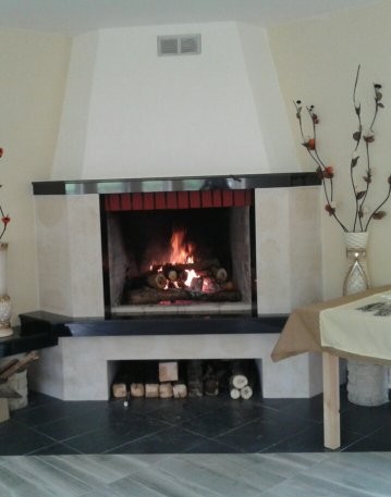 Пчелина - Гастрономия и хотелиерство