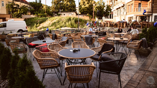 Factory Lounge & Garden - Дупница