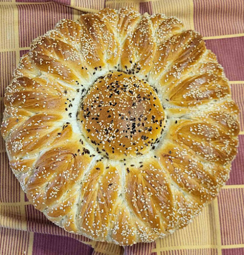 Хлебарница Куси| Пекарна на хляб, домашно производство закуски, сладки, питки по поръчка - Русе