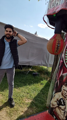 Битак - Гастрономия и хотелиерство