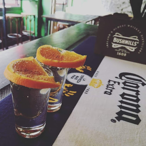 Барфлай - Гастрономия и хотелиерство