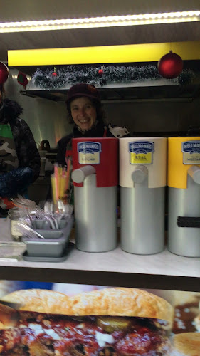 Кемпер за бързо хранене дърпано свинско - Гастрономия и хотелиерство