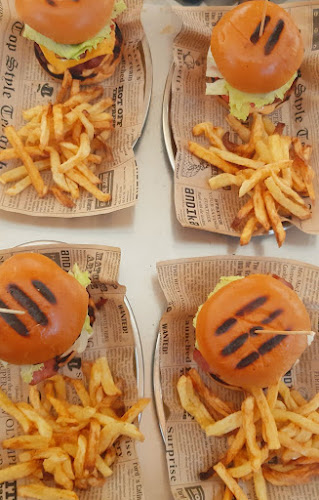 Opinii despre Барът на Гущера - Южен плаж Китен | Коктейли | Вкусна Храна | Морска храна în Китен - Гастрономия и хотелиерство